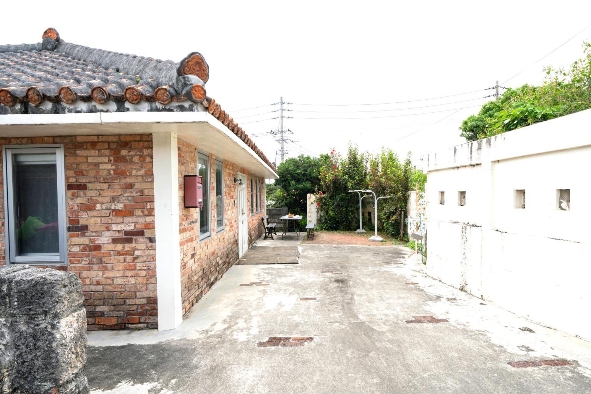 あかばなのさと Apartment Miyakojima  Exterior photo